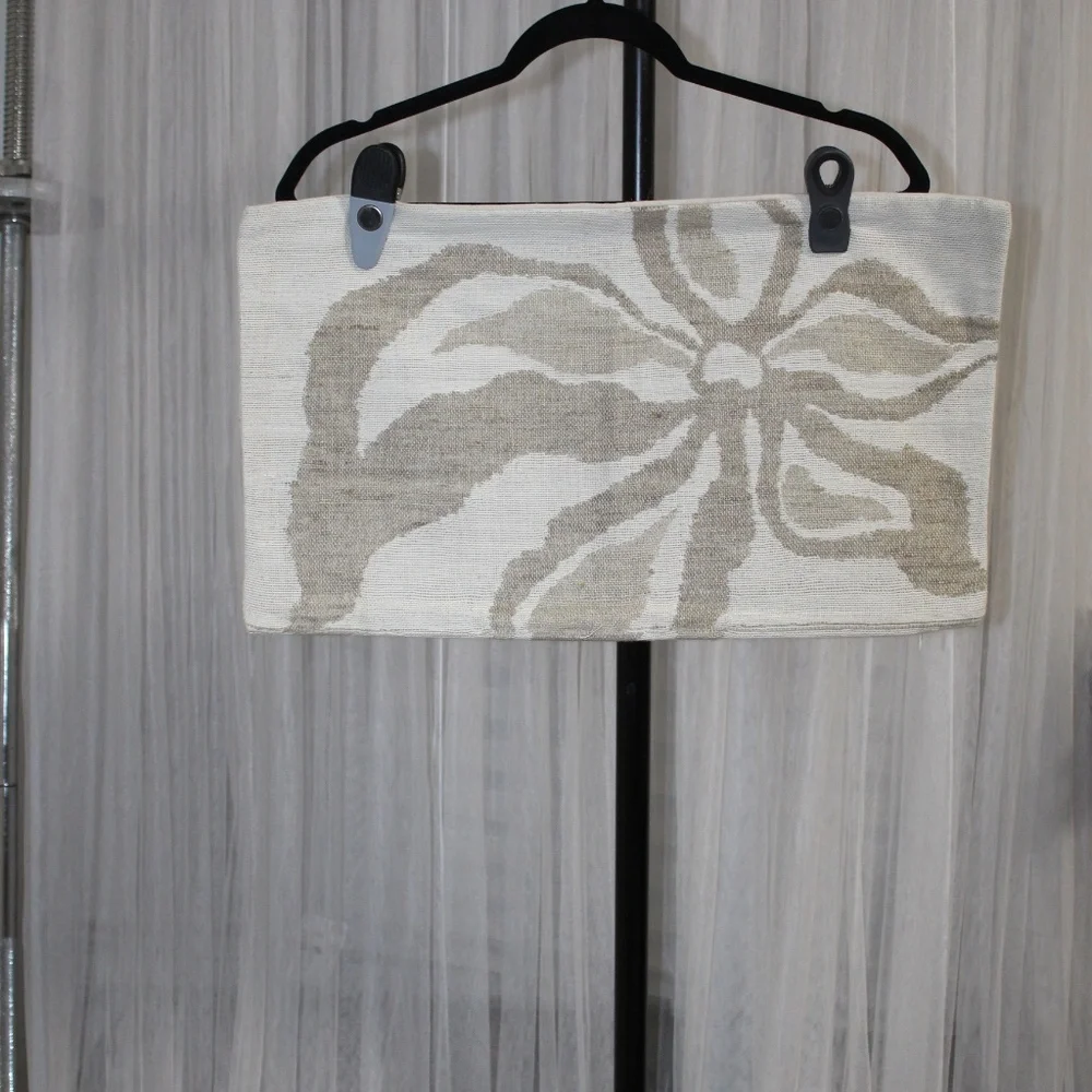 Williams Sonoma.  Fainting Floral Pillow Cover. Sz. 12